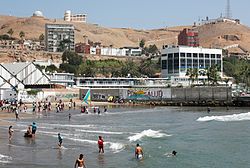 The Chorrillos Beach and the Hill (7005133890)
